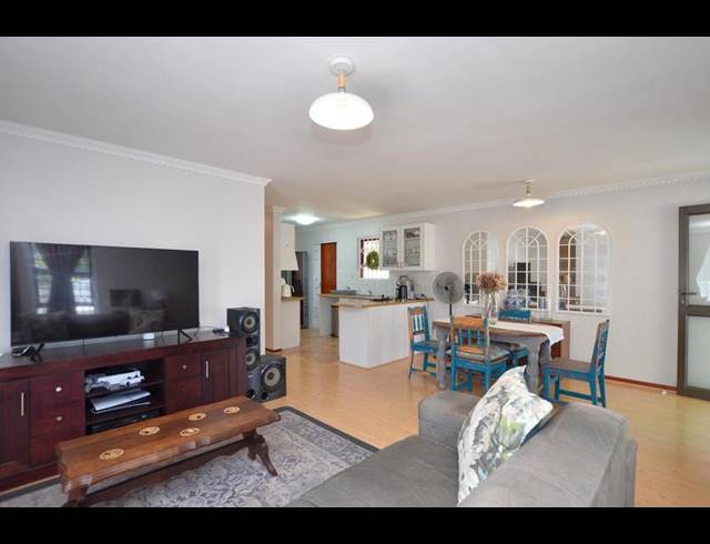 3 BEDROOM TOWNHOUSE FOR SALE IN VERGESIG